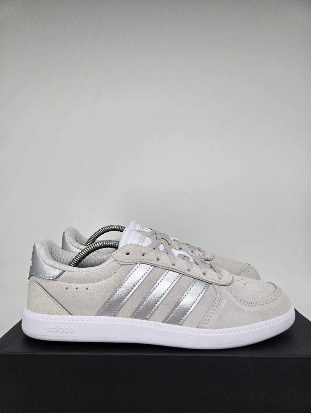 adidas Women's Breaknet Sleek JQ8267 Grey Silver Metallic Shoes Size 9.5 - Picture 3 of 8